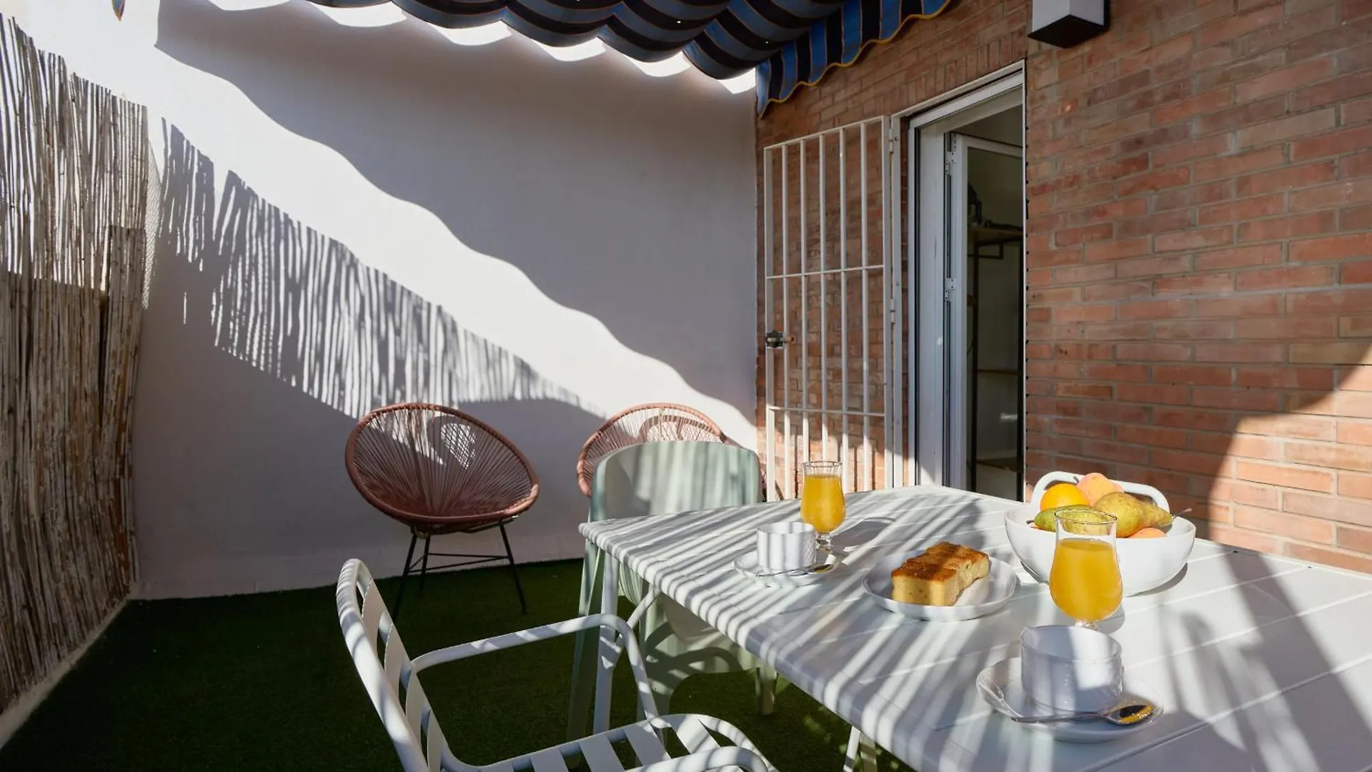 Sunn Amador De Los Rios, By Homing U Sevilla